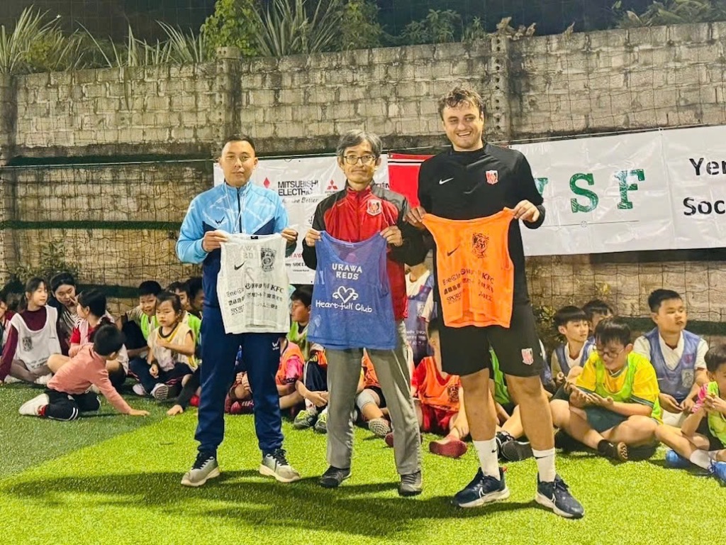 Trẻ em dân tộc Mường tỉnh Hòa Bình