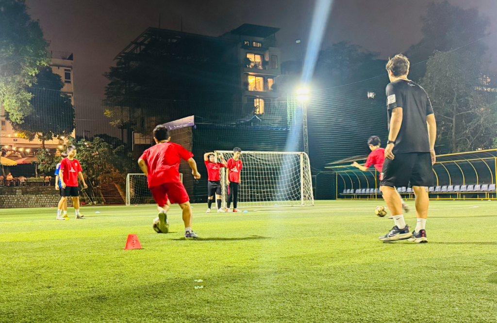 夜間トレーニング – To Ngoc Van