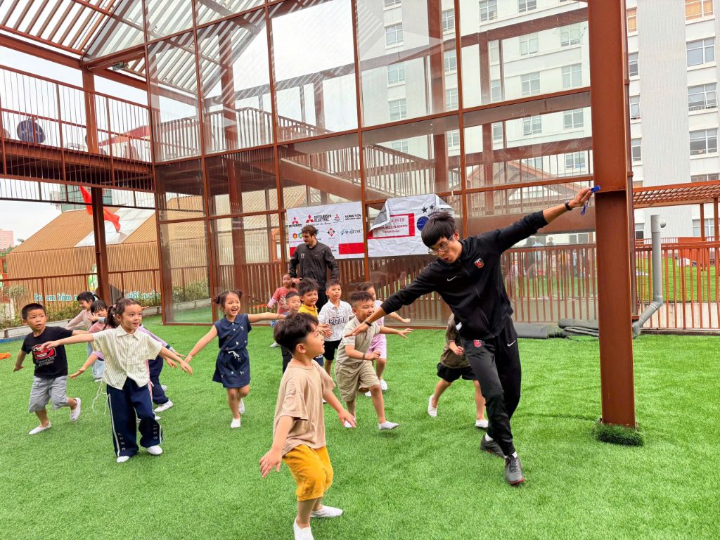 コーチと子どもたち – DVH