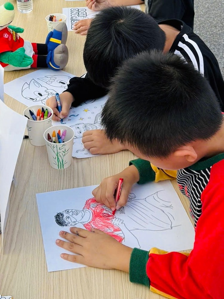 ぬり絵体験の様子