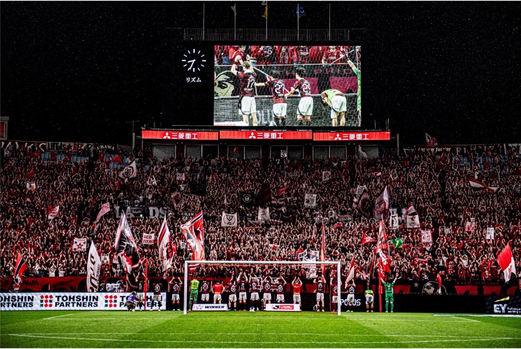 浦和レッズ ゴール裏サポーター夜景